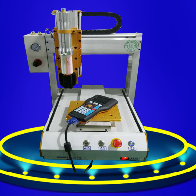 選擇自動(dòng)灌膠機(jī)可以從哪些方面入手